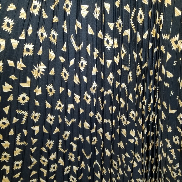 Lularoe Deanne Dress Medium - Picture 2 of 8
